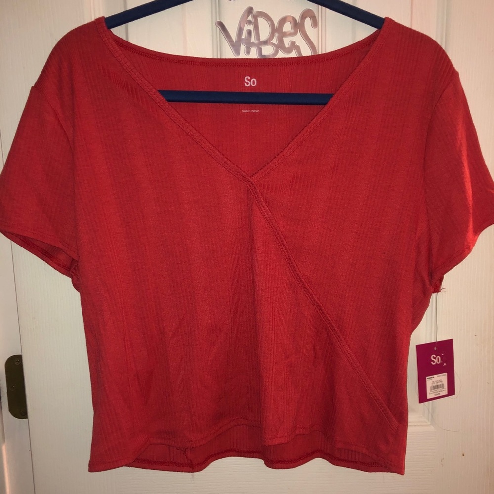 “So” V-Neck Crop Top ♥️